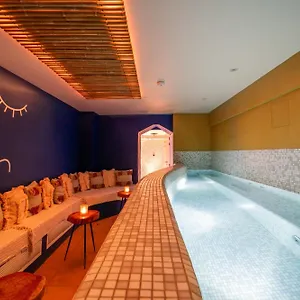 Hotel La &
